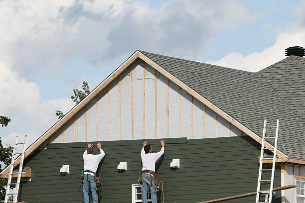 Professional Siding Installation technician working in Cedar Grove, NC